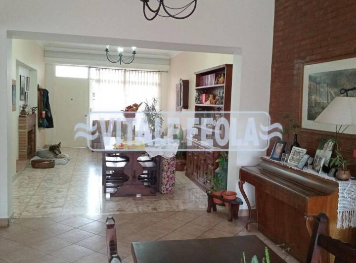 Casa · 209m² · 5 Ambientes · 1 Cochera