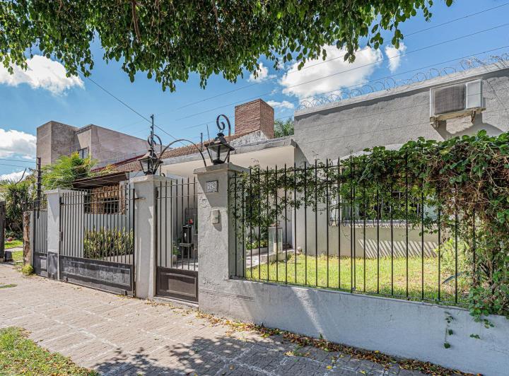 Casa · 145m² · 5 Ambientes · 1 Cochera