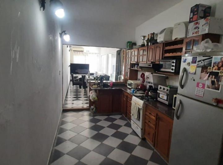 Casa · 260m² · 4 Ambientes · 1 Cochera