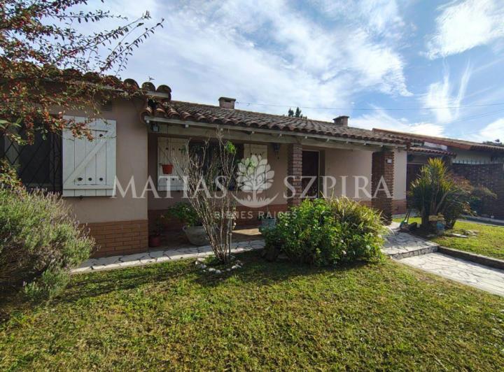 Casa · 206m² · 4 Ambientes · 2 Cocheras