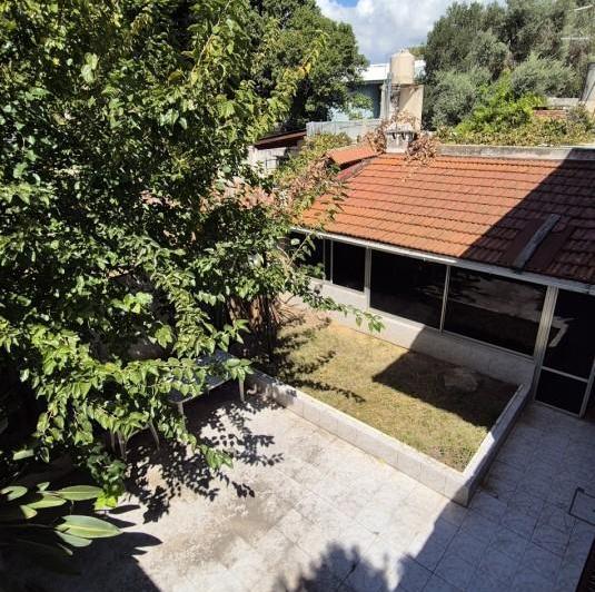Casa · 300m² · 5 Ambientes · 2 Cocheras