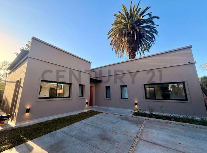 Casa · 125m² · 4 Ambientes · 2 Cocheras