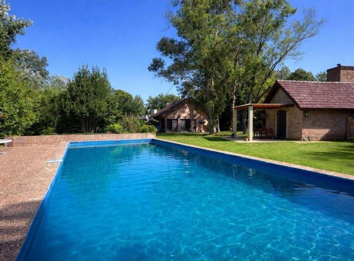 Casa · 266m² · 5 Ambientes · 2 Cocheras