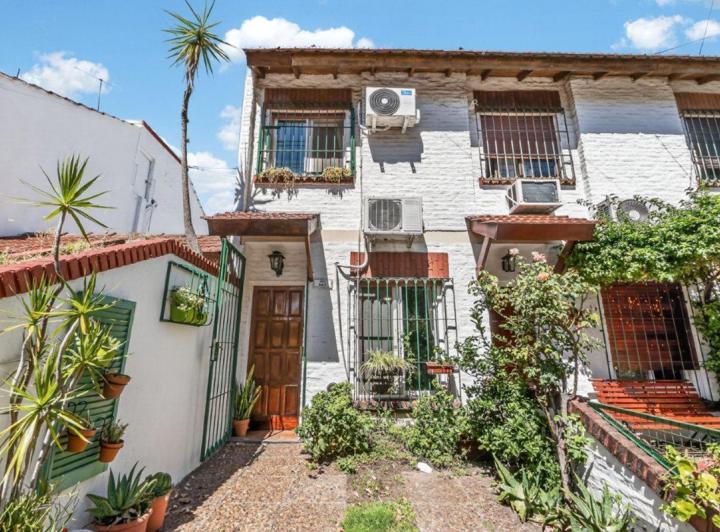 Casa · 54m² · 3 Ambientes · 1 Cochera