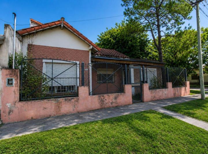 Casa · 145m² · 4 Ambientes · 1 Cochera