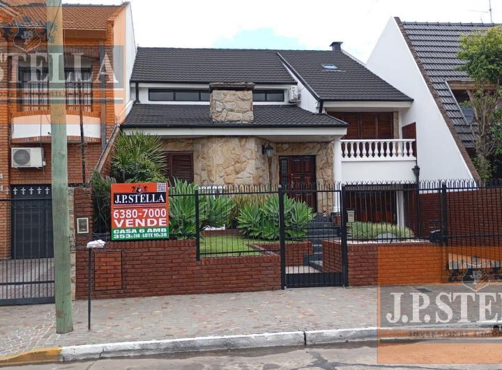 Casa · 353m² · 6 Ambientes · 4 Cocheras