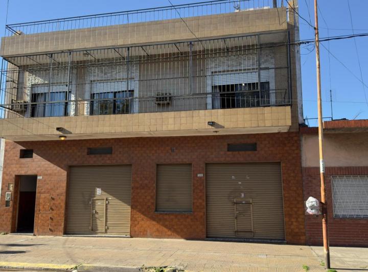 Casa · 200m² · 4 Ambientes · 1 Cochera