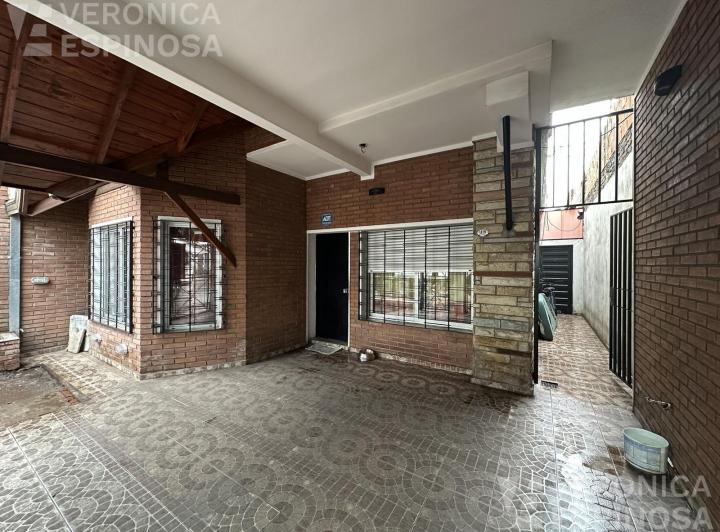 Casa · 120m² · 5 Ambientes · 1 Cochera