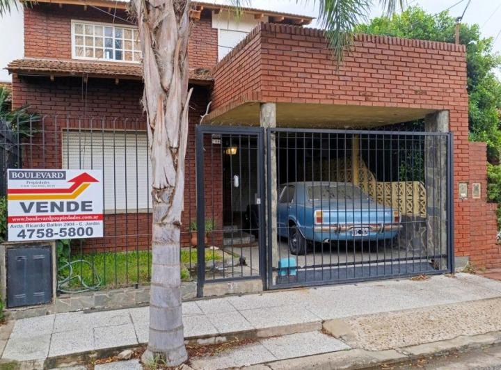 Casa · 130m² · 5 Ambientes · 1 Cochera