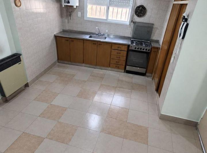 Casa · 120m² · 4 Ambientes · 2 Cocheras