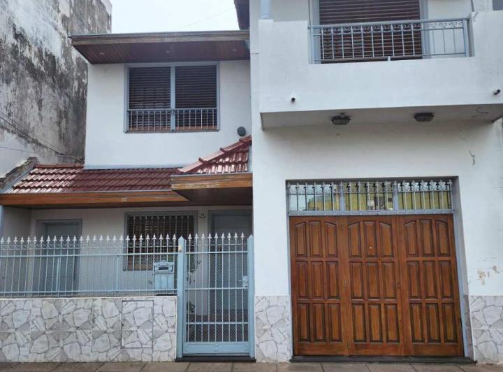 Casa · 117m² · 4 Ambientes · 1 Cochera