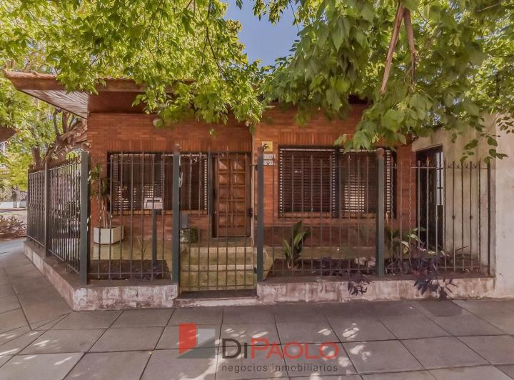 Casa · 100m² · 4 Ambientes · 2 Cocheras