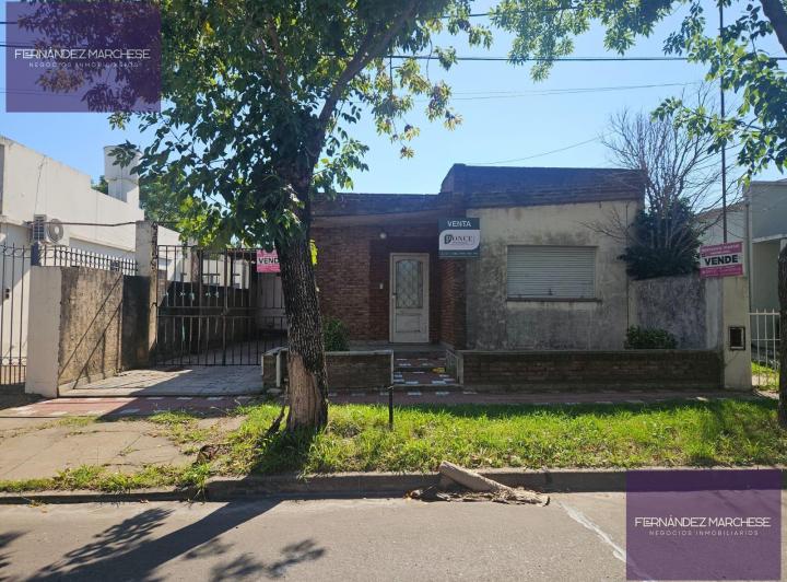 Casa · 90m² · 4 Ambientes · 1 Cochera