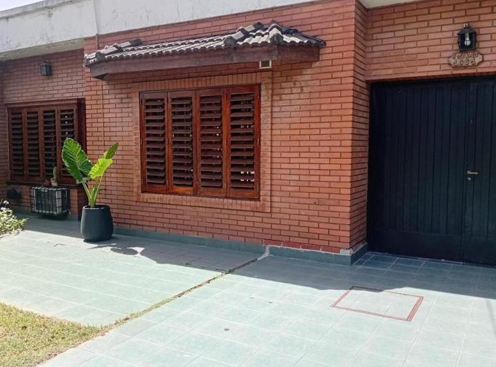 Casa · 120m² · 3 Ambientes · 3 Cocheras