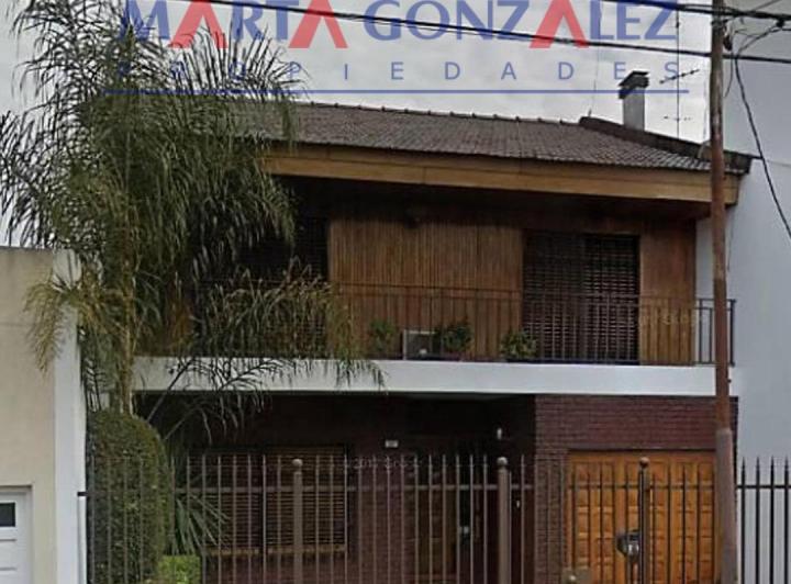 Casa · 200m² · 4 Ambientes · 1 Cochera