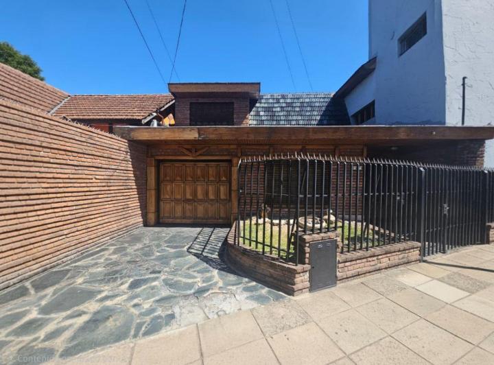 Casa · 170m² · 4 Ambientes · 1 Cochera