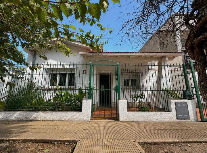 Casa · 70m² · 3 Ambientes · 2 Cocheras