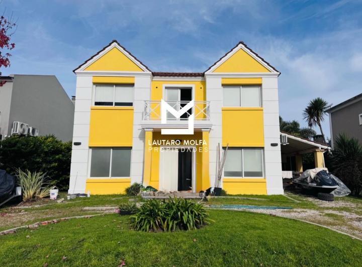 Casa · 544m² · 5 Ambientes · 2 Cocheras