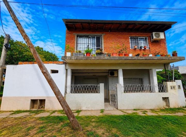 Casa · 250m² · 5 Ambientes · 1 Cochera