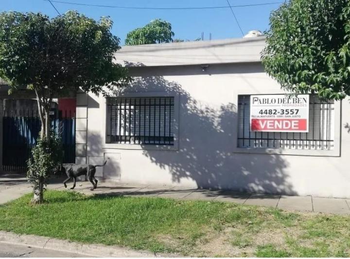 Casa · 105m² · 5 Ambientes · 2 Cocheras