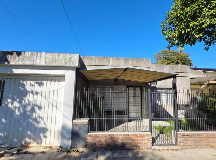 Casa · 145m² · 4 Ambientes · 1 Cochera