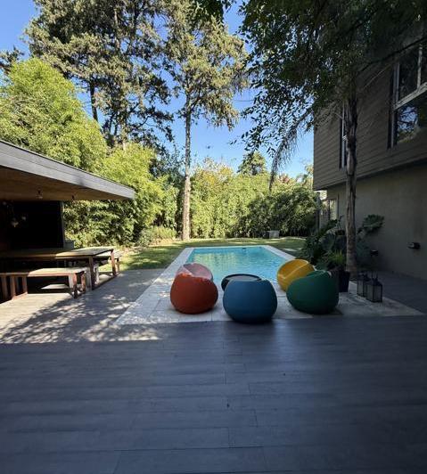Casa · 210m² · 5 Ambientes · 3 Cocheras