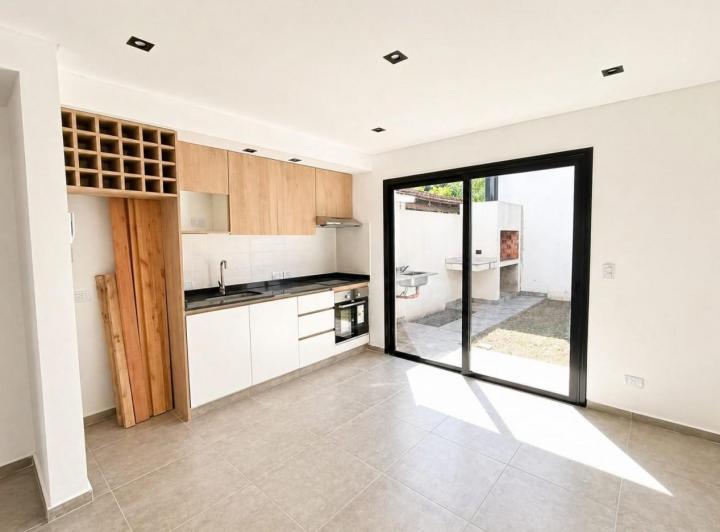 Casa · 85m² · 3 Ambientes · 1 Cochera
