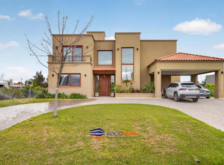 Casa · 308m² · 6 Ambientes · 6 Cocheras