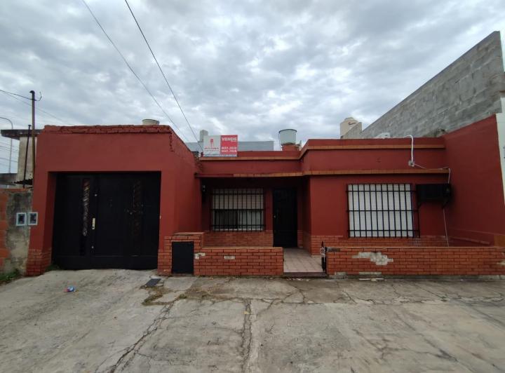 Casa · 100m² · 3 Ambientes · 3 Cocheras