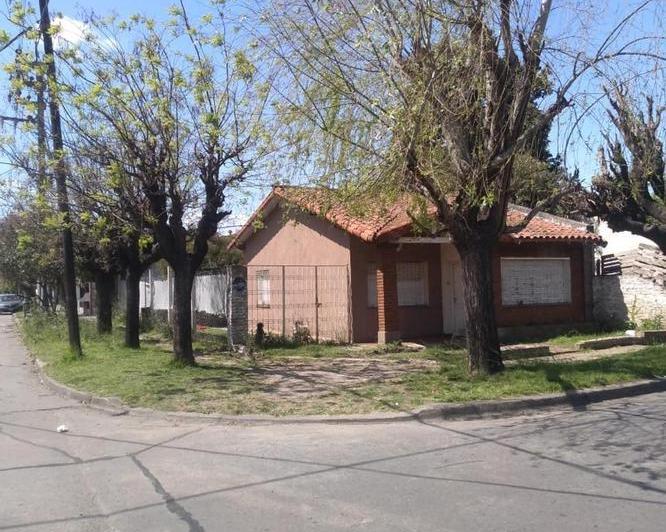 Casa · 80m² · 3 Ambientes · 2 Cocheras