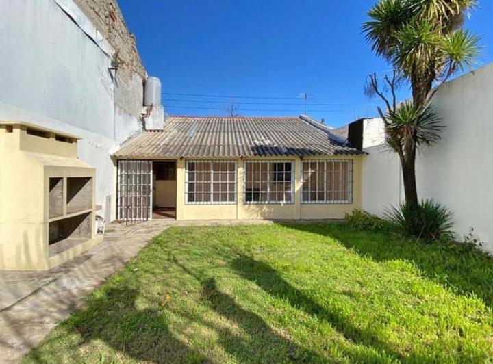 Casa · 100m² · 3 Ambientes · 1 Cochera