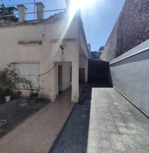Casa · 230m² · 4 Ambientes · 1 Cochera
