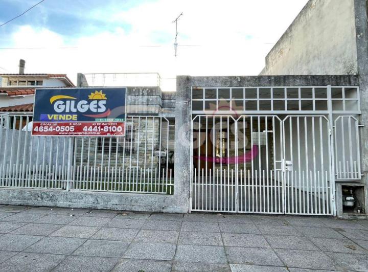 Casa · 140m² · 3 Ambientes · 1 Cochera
