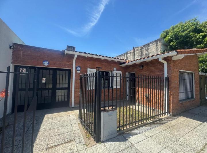 Casa · 100m² · 3 Ambientes · 3 Cocheras