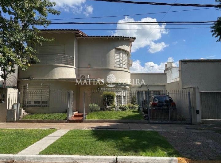 Casa · 225m² · 6 Ambientes · 1 Cochera