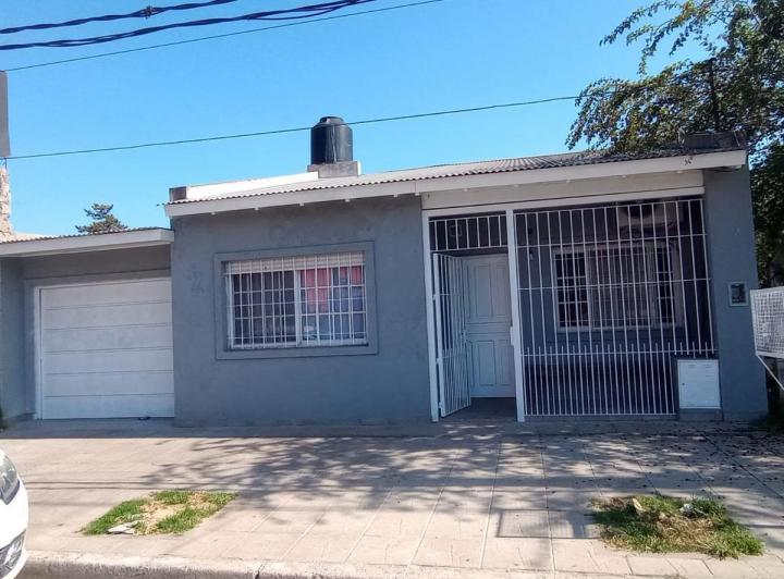 Casa · 200m² · 5 Ambientes · 1 Cochera