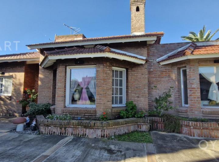 Casa · 220m² · 5 Ambientes