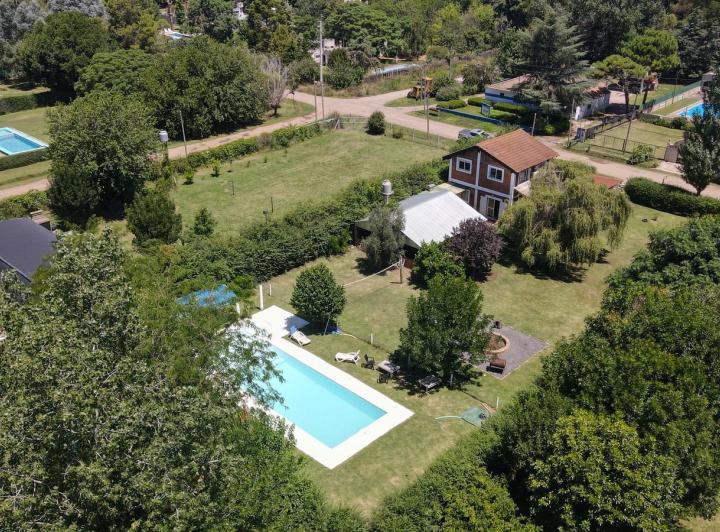 Casa · 170m² · 6 Ambientes · 3 Cocheras