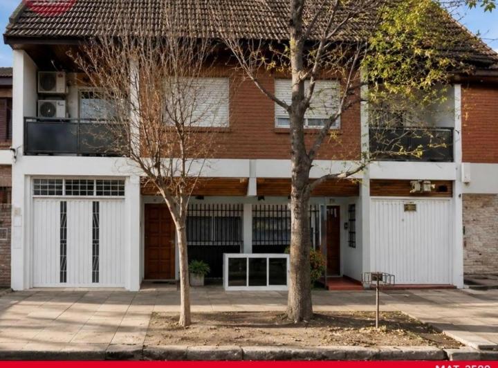 Casa · 120m² · 4 Ambientes · 1 Cochera
