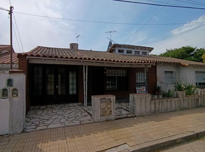 Casa · 90m² · 4 Ambientes · 1 Cochera