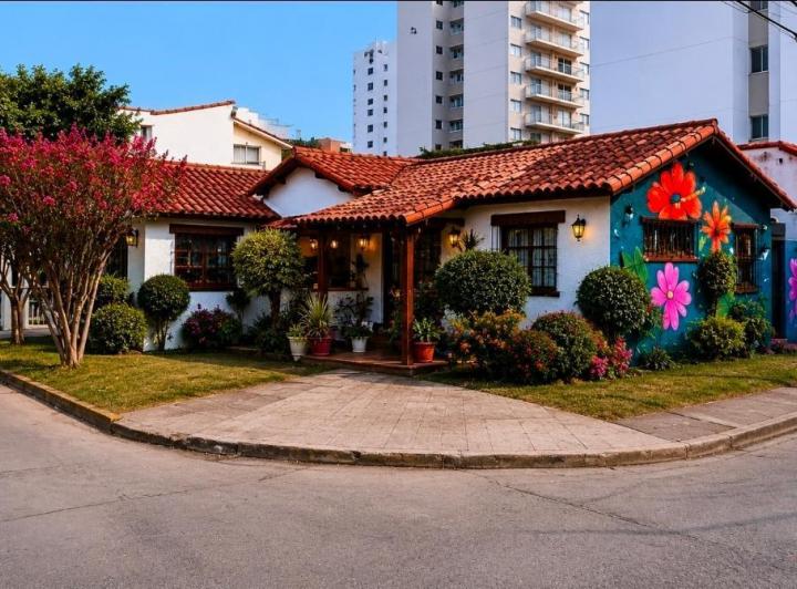 Casa · 200m² · 6 Ambientes · 3 Cocheras