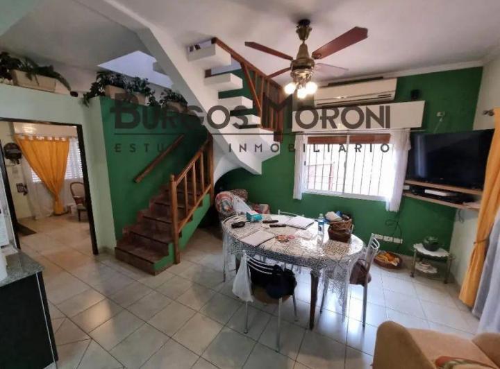Casa · 300m² · 7 Ambientes · 1 Cochera