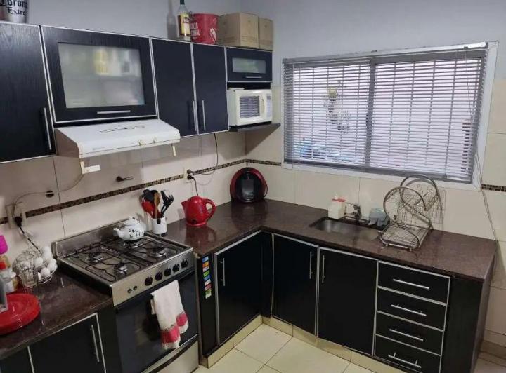 Casa · 280m² · 6 Ambientes · 1 Cochera