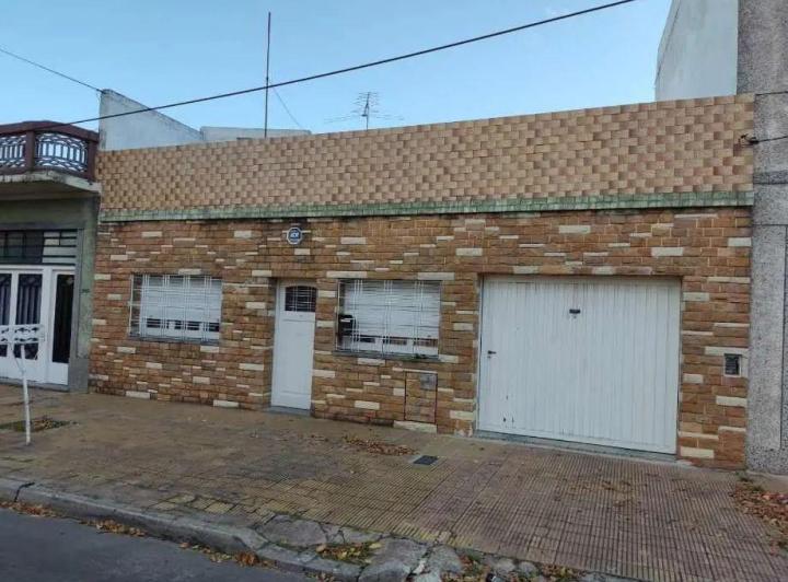 Casa · 100m² · 3 Ambientes · 1 Cochera