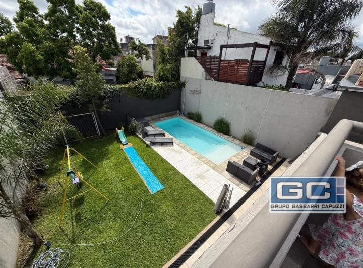 Casa · 270m² · 7 Ambientes · 2 Cocheras