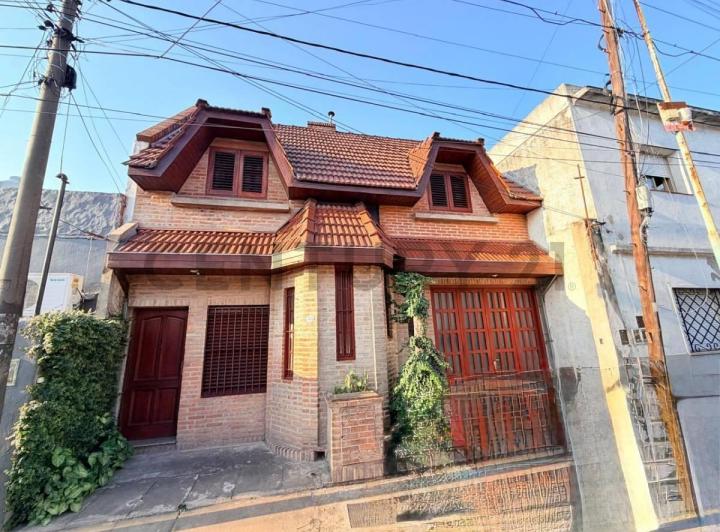 Casa · 177m² · 5 Ambientes · 1 Cochera