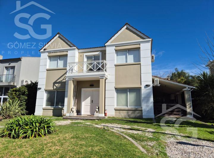 Casa · 180m² · 5 Ambientes · 2 Cocheras