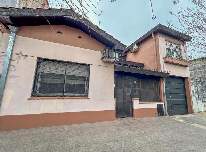 Casa · 74m² · 4 Ambientes · 2 Cocheras