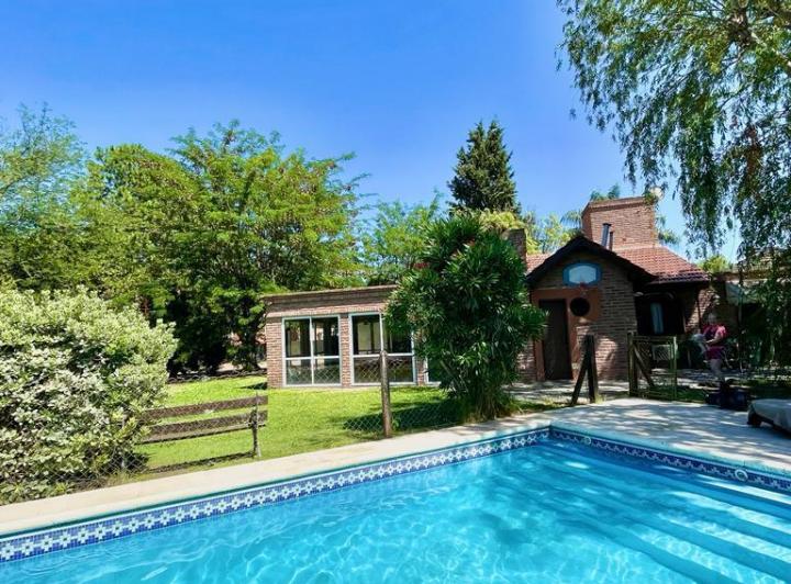 Casa · 184m² · 5 Ambientes · 1 Cochera