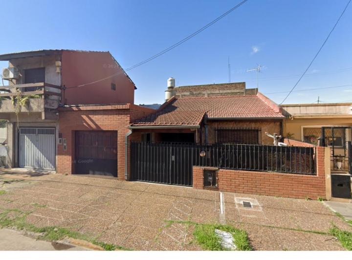 Casa · 130m² · 3 Ambientes · 2 Cocheras